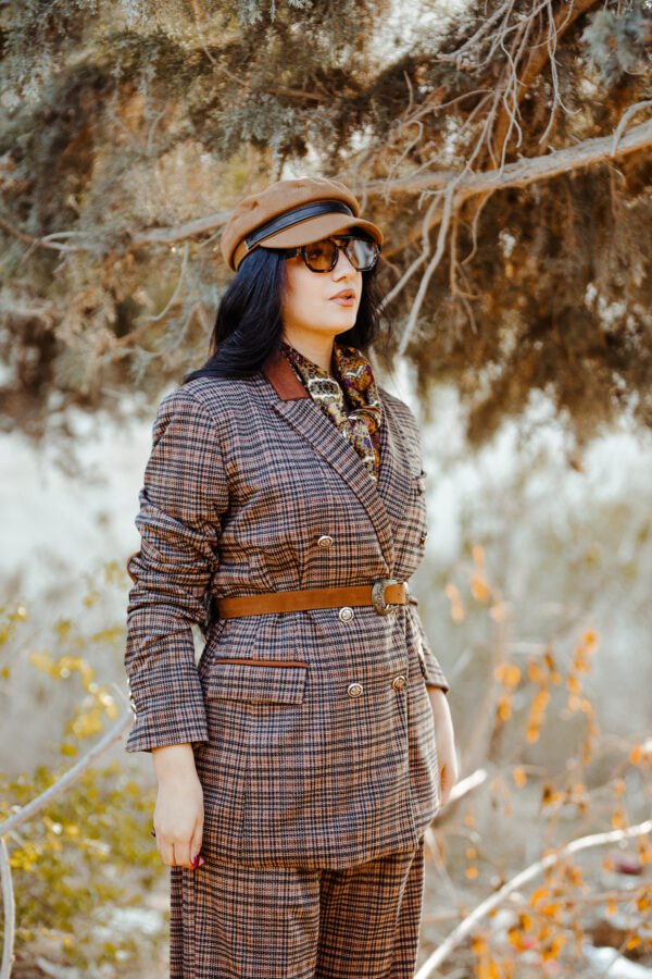 1Z4A5959 Blazer Croisé & Pantalon Large – à Carreaux – Élégance Intemporelle