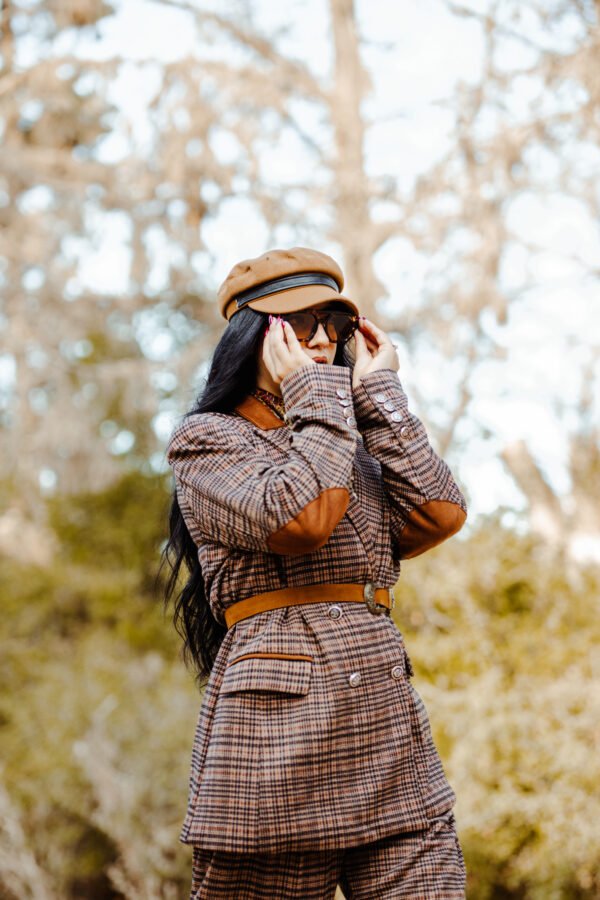 1Z4A6012 Blazer Croisé & Pantalon Large – à Carreaux – Élégance Intemporelle