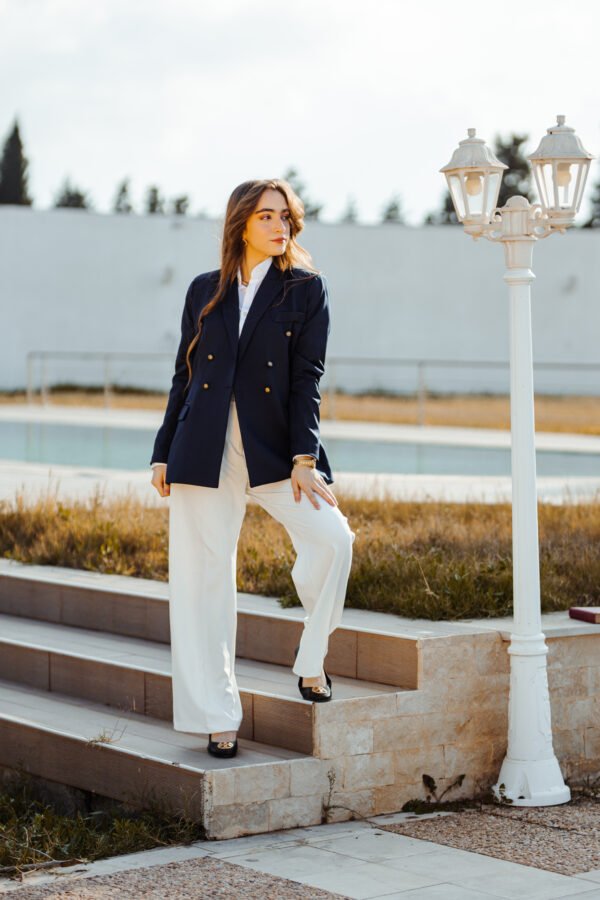 1Z4A6118 Blazer Croisé-Bleu Marine & Pantalon Large – Blanc : Collection Noblesse