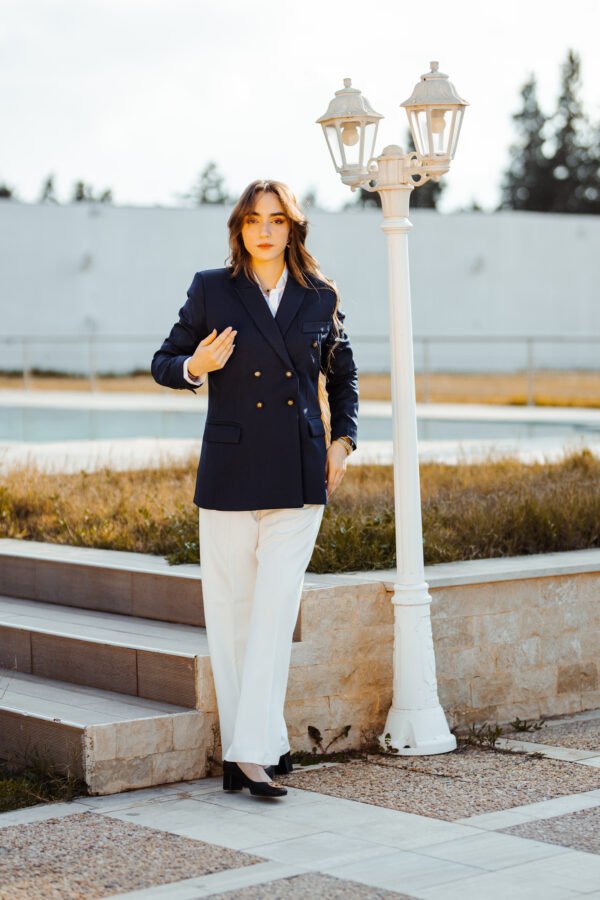 1Z4A6123 Blazer Croisé-Bleu Marine & Pantalon Large – Blanc : Collection Noblesse