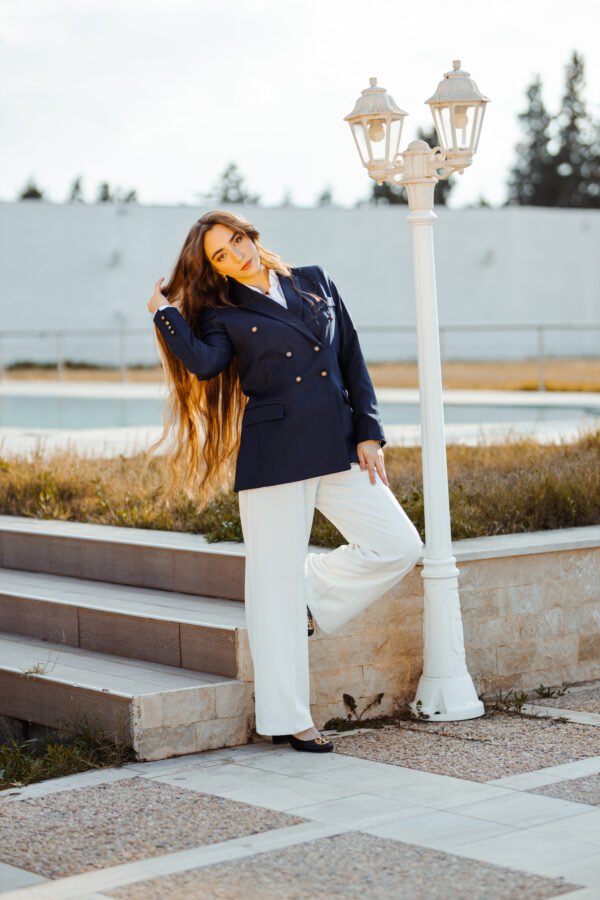 1Z4A6132 Blazer Croisé-Bleu Marine & Pantalon Large – Blanc : Collection Noblesse