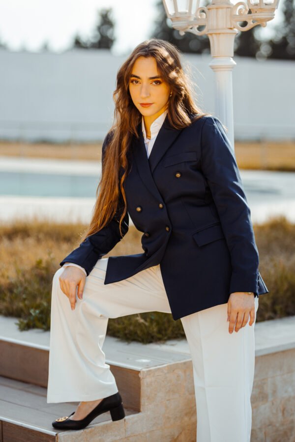 1Z4A6162 Blazer Croisé-Bleu Marine & Pantalon Large – Blanc : Collection Noblesse