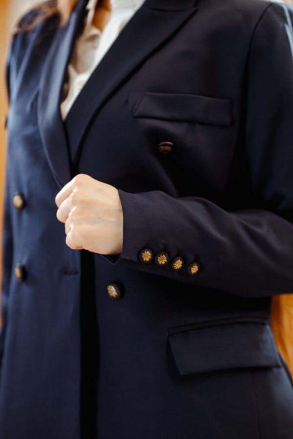 1Z4A6302 Blazer Croisé-Bleu Marine & Pantalon Large – Blanc : Collection Noblesse