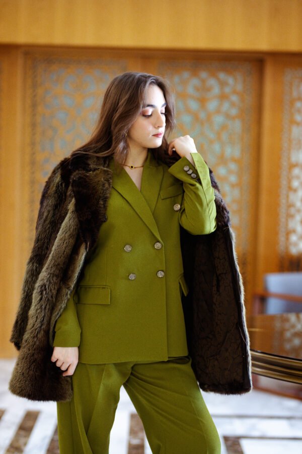 Blazer Croisé & Pantalon Large – Vert Olive– Collection Noblesse