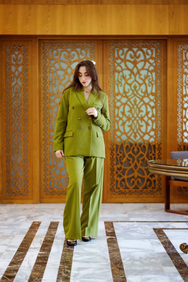 Blazer Croisé & Pantalon Large – Vert Olive– Collection Noblesse