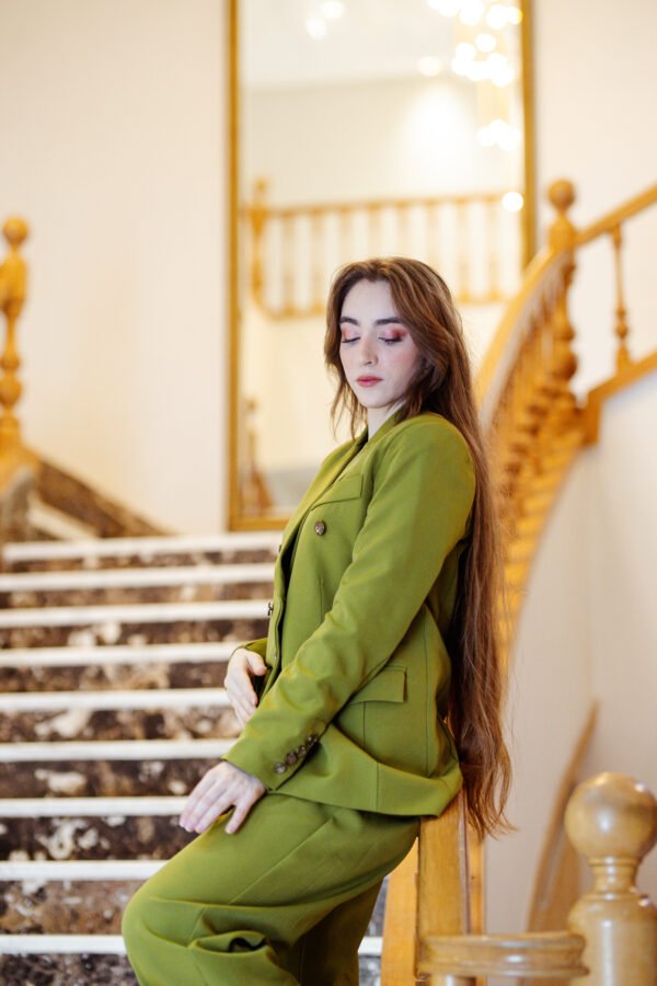 Blazer Croisé & Pantalon Large – Vert Olive– Collection Noblesse