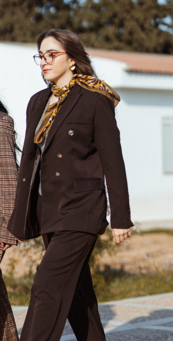 255 Blazer Croisé & Pantalon Large – Marron Chocolat Noir – Nouvelle Collection Noblesse