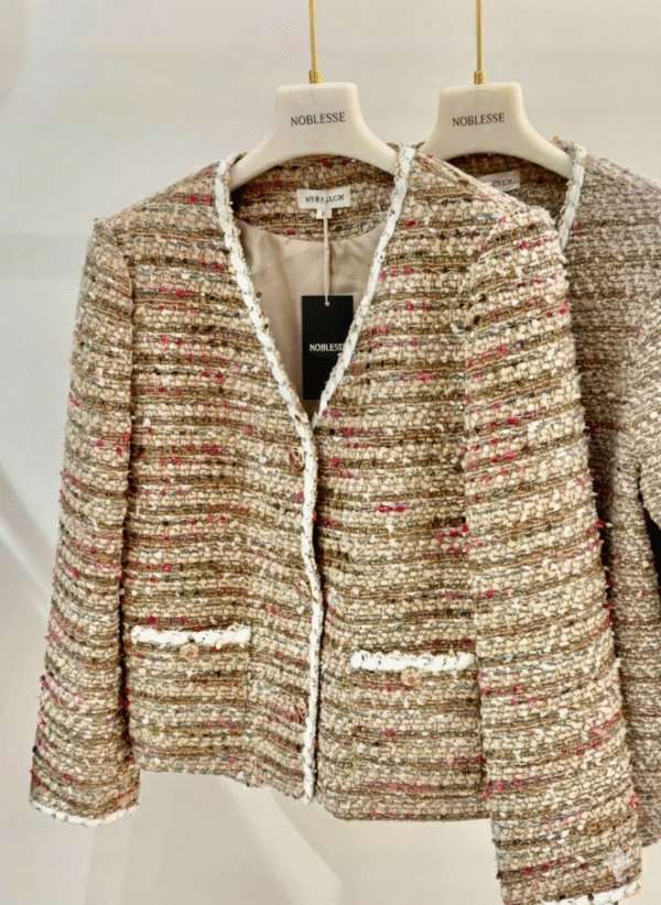 Gemini_Generated_Image_se18ztse18ztse18 Veste en Tweed Style Chanel – New collection -Noblesse -