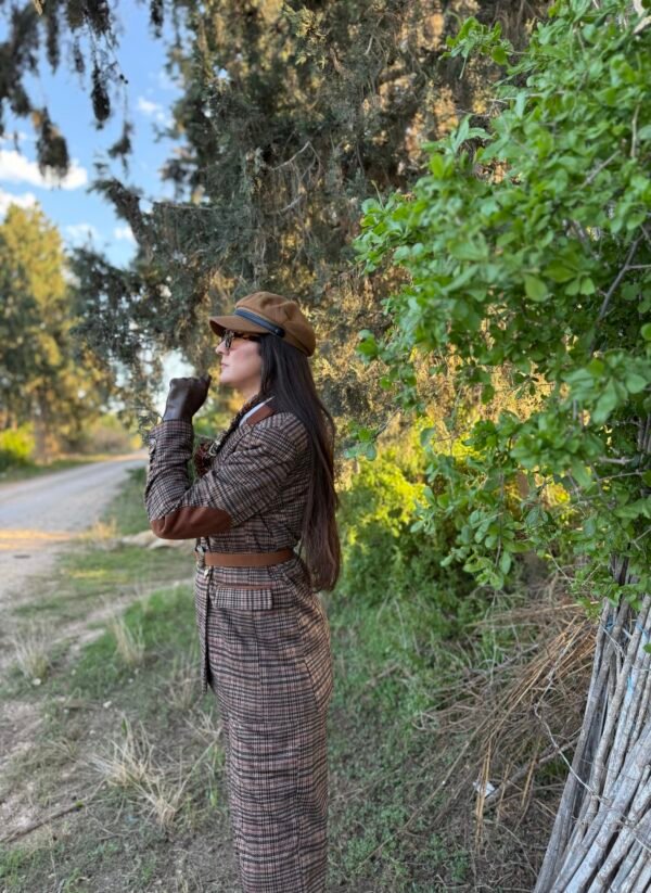 IMG_4397 (1) Blazer Croisé & Pantalon Large – à Carreaux – Élégance Intemporelle