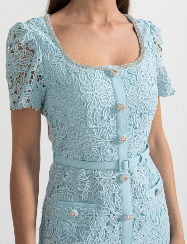 12 Robe Midi en Dentelle Guipure Bleu Ciel – à motifs floraux