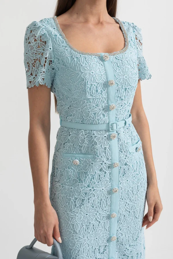 IMG-1282 Robe Midi en Dentelle Guipure Bleu Ciel – à motifs floraux