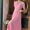 Robe Midi en Dentelle Guipure  Rose avec Boutons Diamond