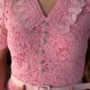 Robe Midi en Dentelle Guipure  Rose avec Boutons Diamond