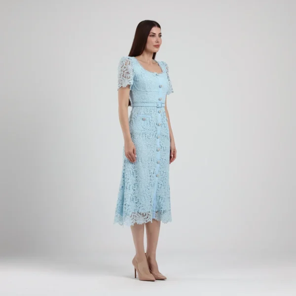 IMG_2765 Robe Midi en Dentelle Guipure Bleu Ciel – à motifs floraux