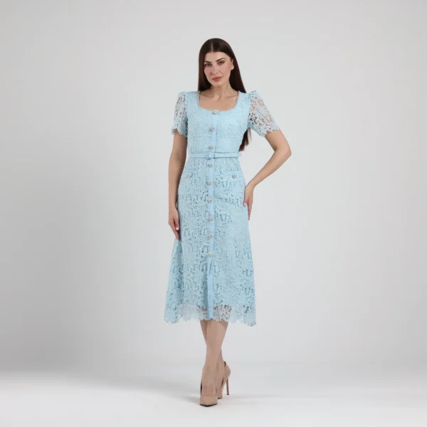 IMG_2767 Robe Midi en Dentelle Guipure Bleu Ciel – à motifs floraux