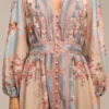 Robe longue fluide imprimé floral pastel – élégance bohème raffinée